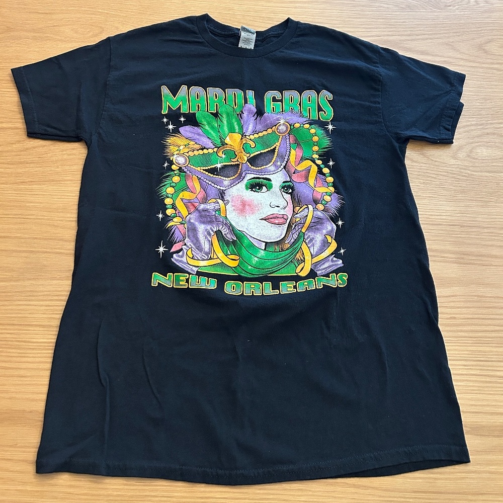 Mardi Gras mask tee